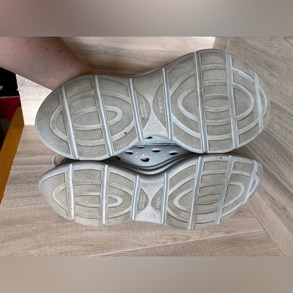 Kane Revive Shoe Recovery Slip On Men 12 Gray / Stone - Picture 14 of 14